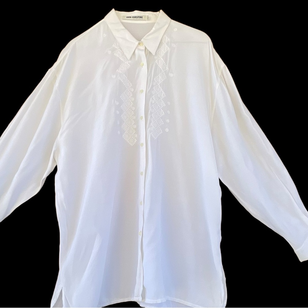 Ann Christine Authentic Vintage  women’s embroidered front detail‎ button down